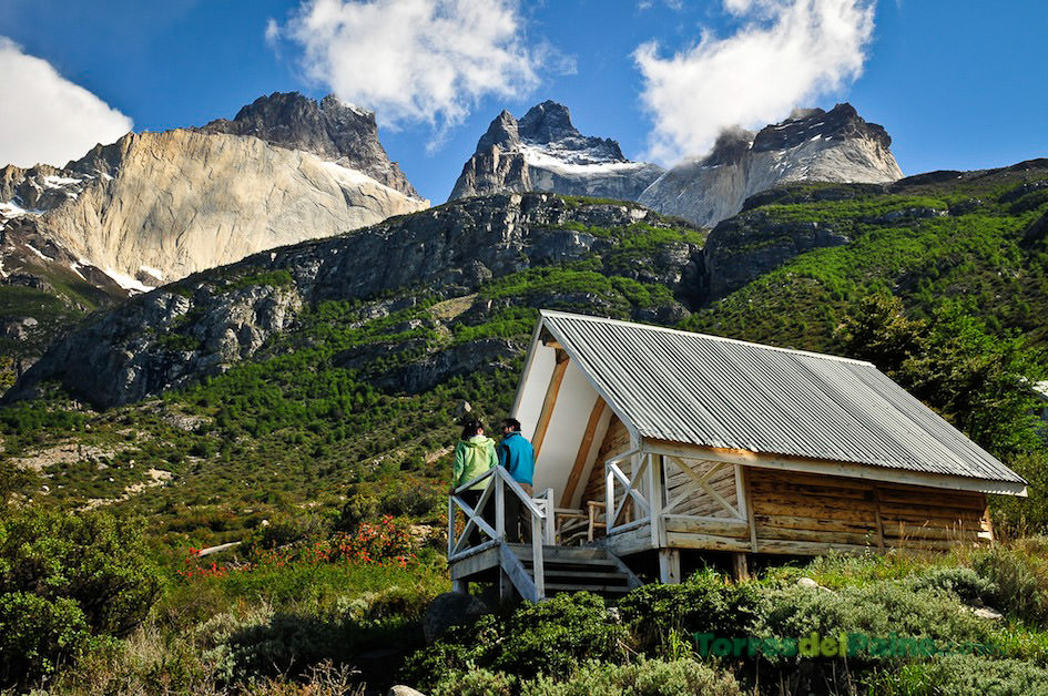 The cabins at Los Cuernos Refugio