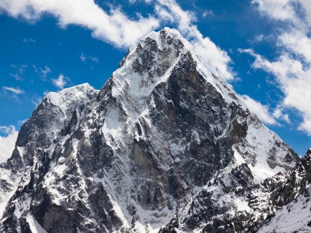 Cholatse (6440m)